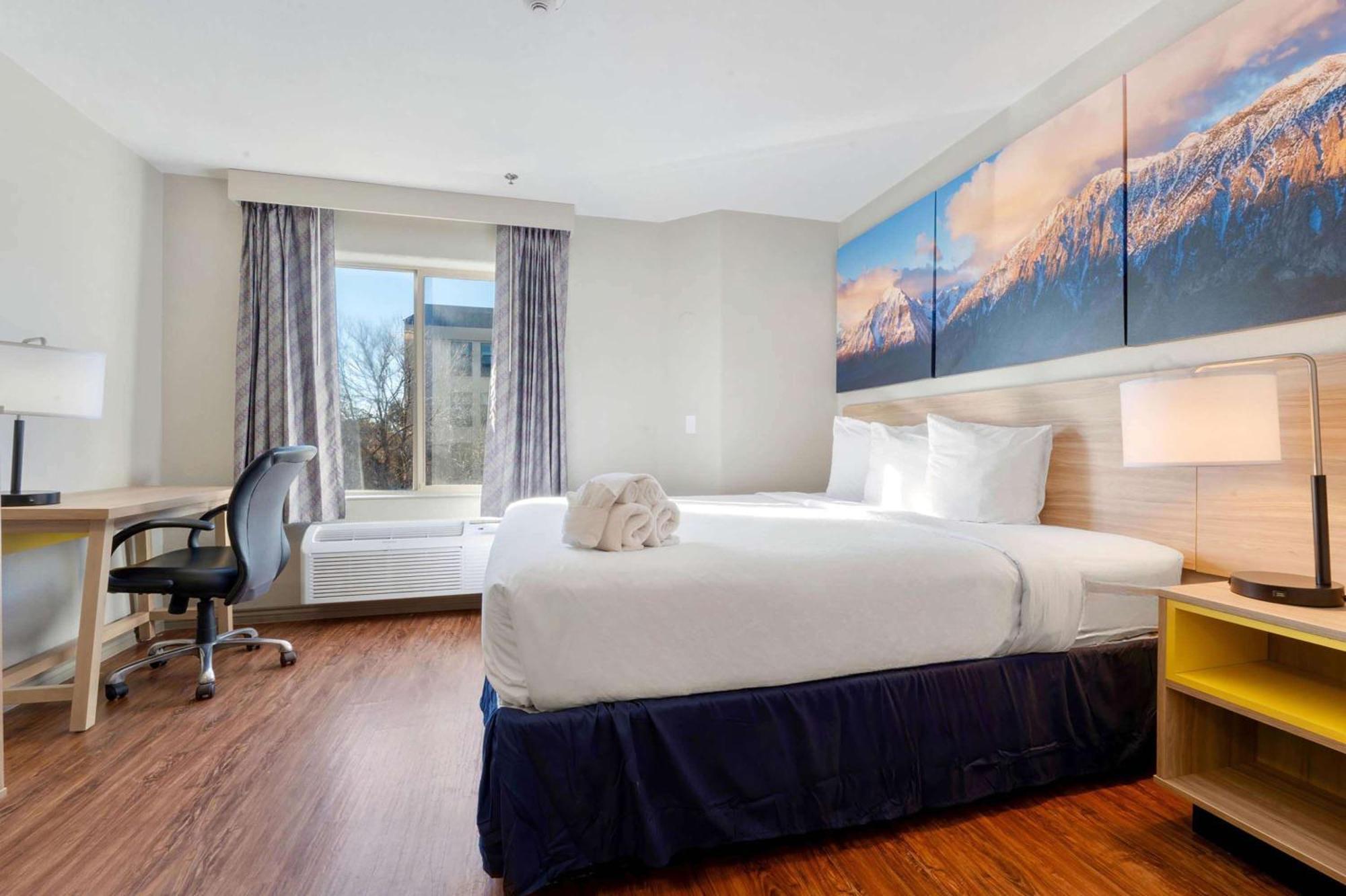 Days Inn By Wyndham Thornton Exteriör bild